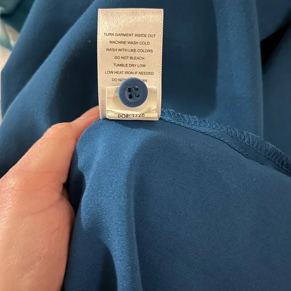 Figs Women’s Nala Shortsleeve ScrubPolo - Picture 4 of 7